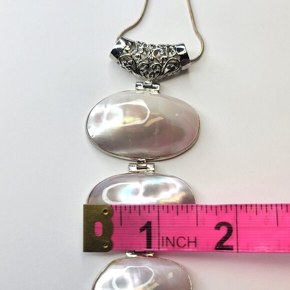 Genuine Mother of Pearl Pendant Necklace - Picture 14 of 16